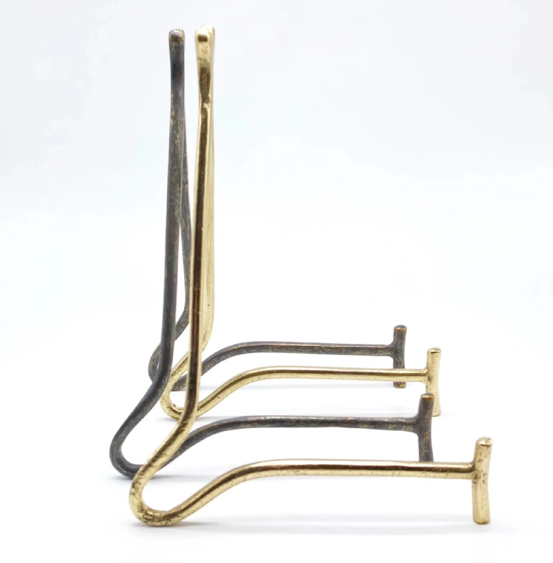 Simple Design Plate Storage Shelf Antique Black Color Tabletop Display Elegant Kitchenware Plate Stand and Holder for Home Decor