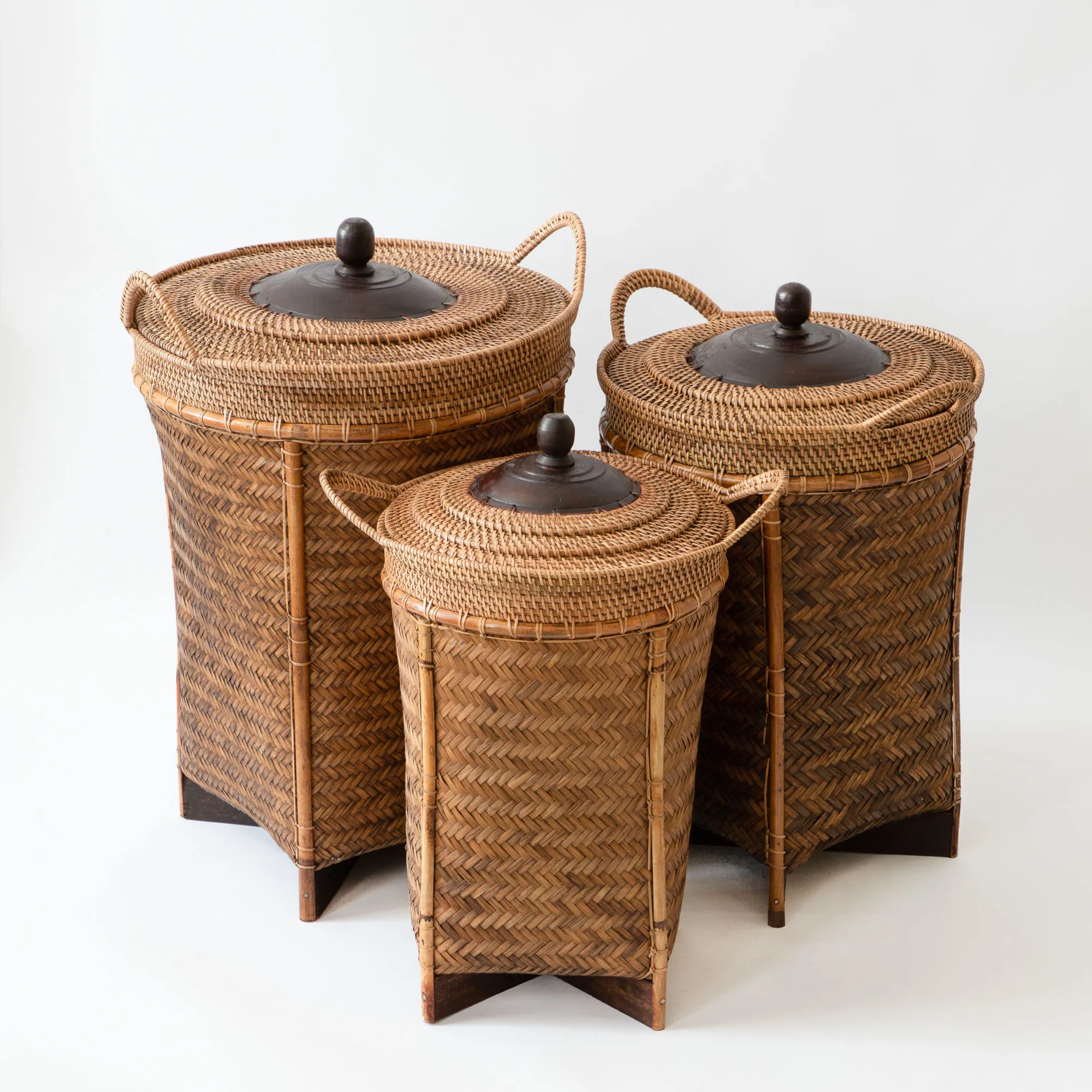 Woven Material Water Hyacinth Baskets for Cloth Storage Bamboo Laundry Basket Vintage Style Natural Sea grass Laundry Basket
