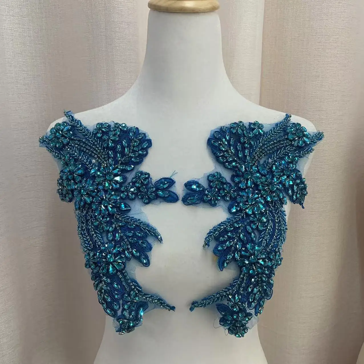 Fashion Beautiful Hand-Made Rhinestones Clothing Appliques Patch