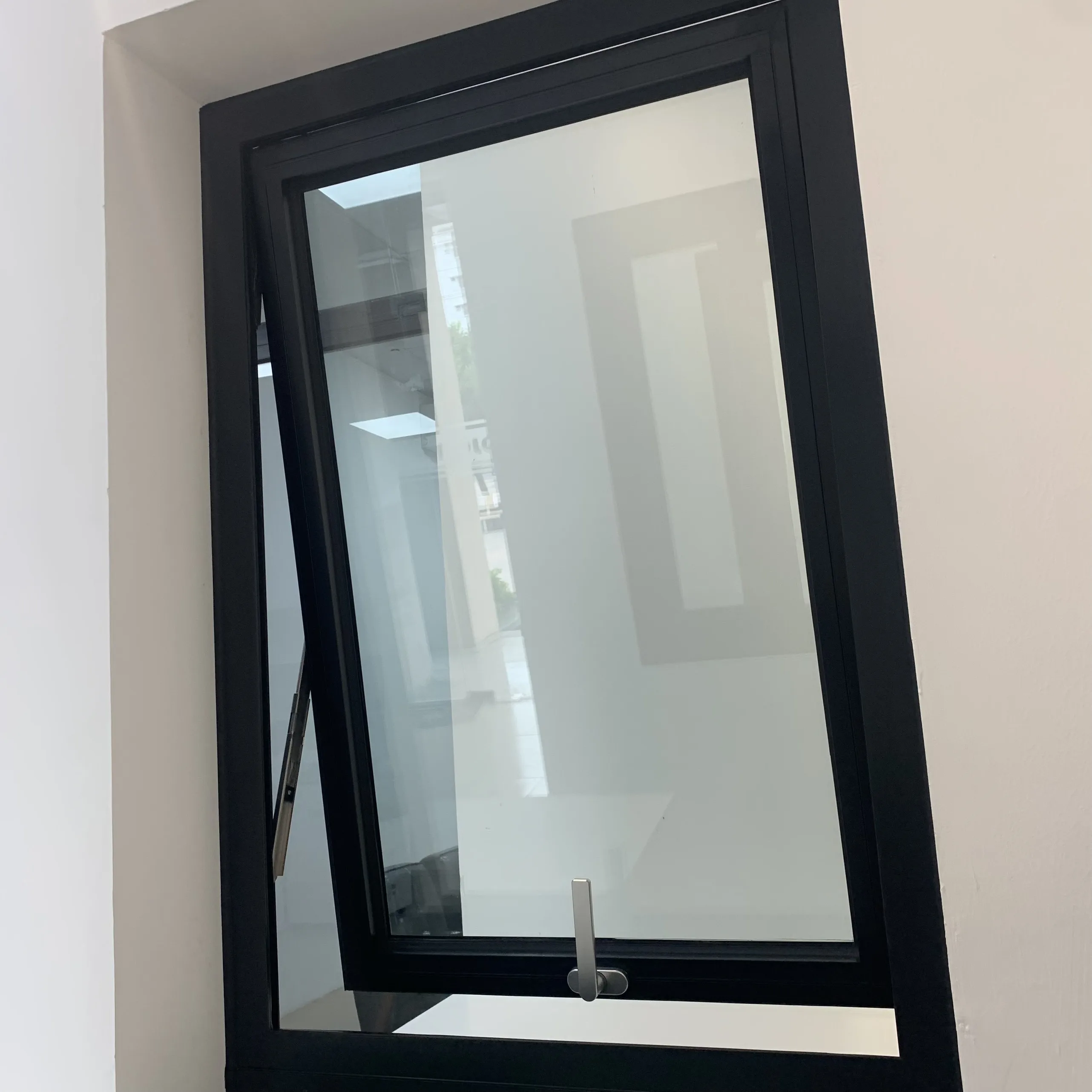 High quality thermal- bridge aluminum awning window made in Vietnam factory price low-e double glasses