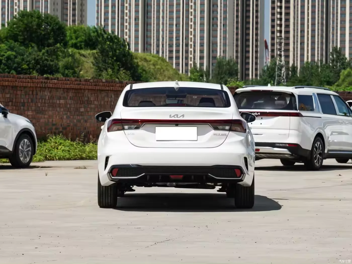 2023 Лидер продаж газовый автомобиль Kia K3 в наличии новый дешевый бензиновый седан левая рука высокая скорость для взрослых высокое качество
