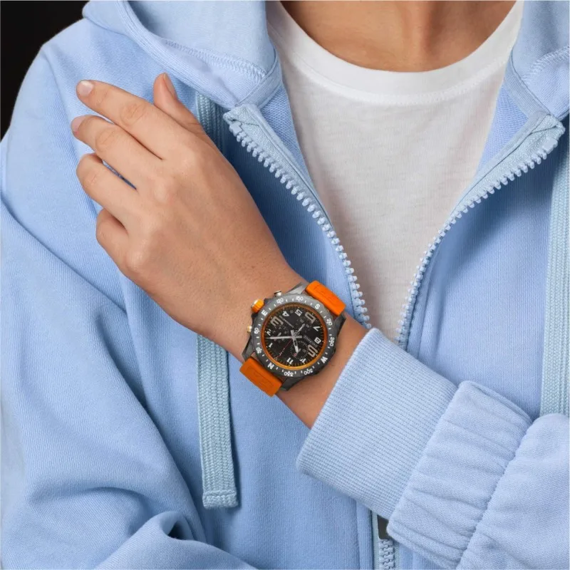 Luxury Band Endurance  Chronograph Quartz Black Dial Multifunctional Fashion Business Sports Calendar Silicone Strap Men  Watch