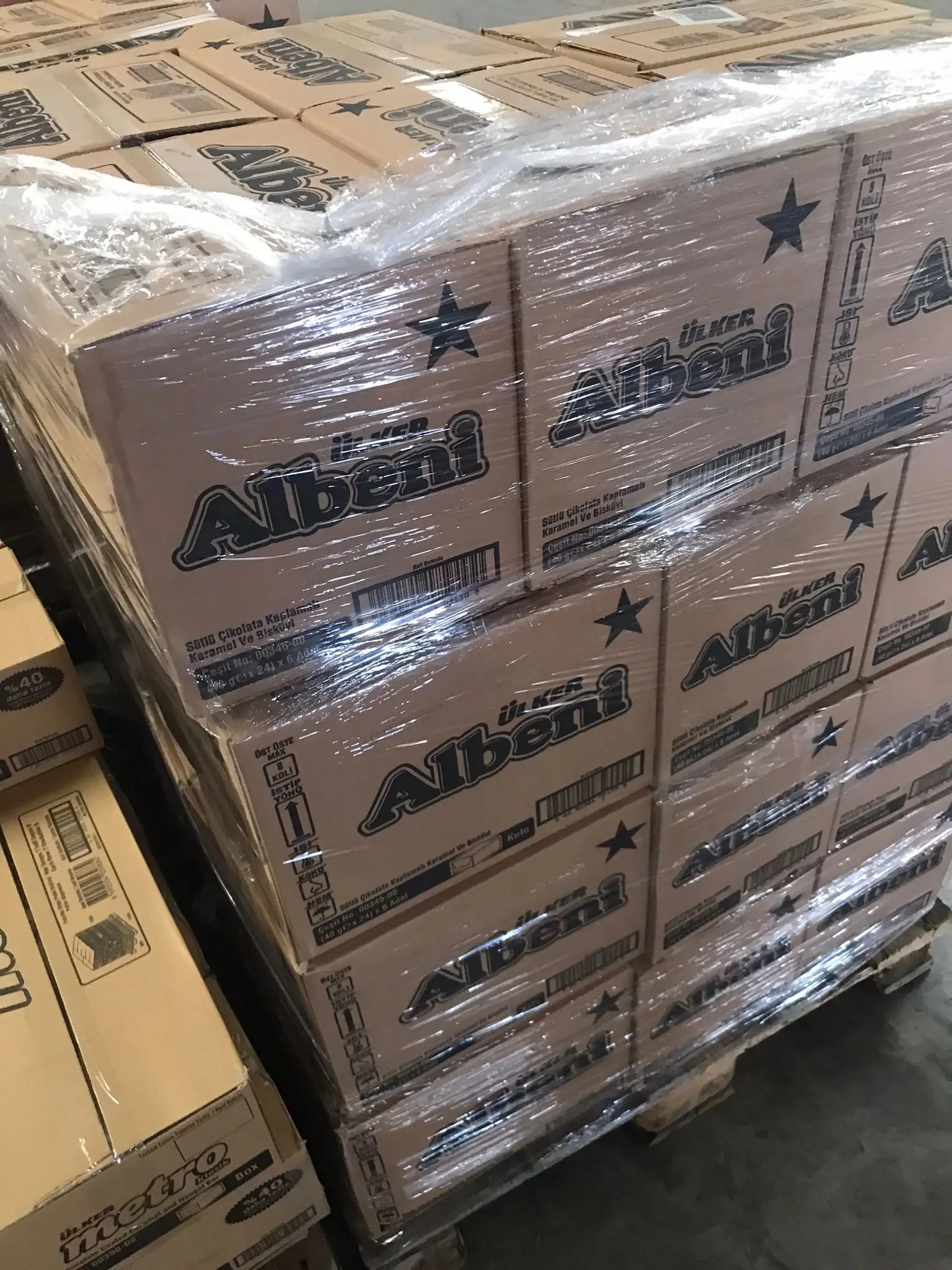 Ulker Albeni Tane Tane Milk chocolate Coated Caramel And Biscuits 29 gr x 24 Fresh Date and Quality Service From Turkey