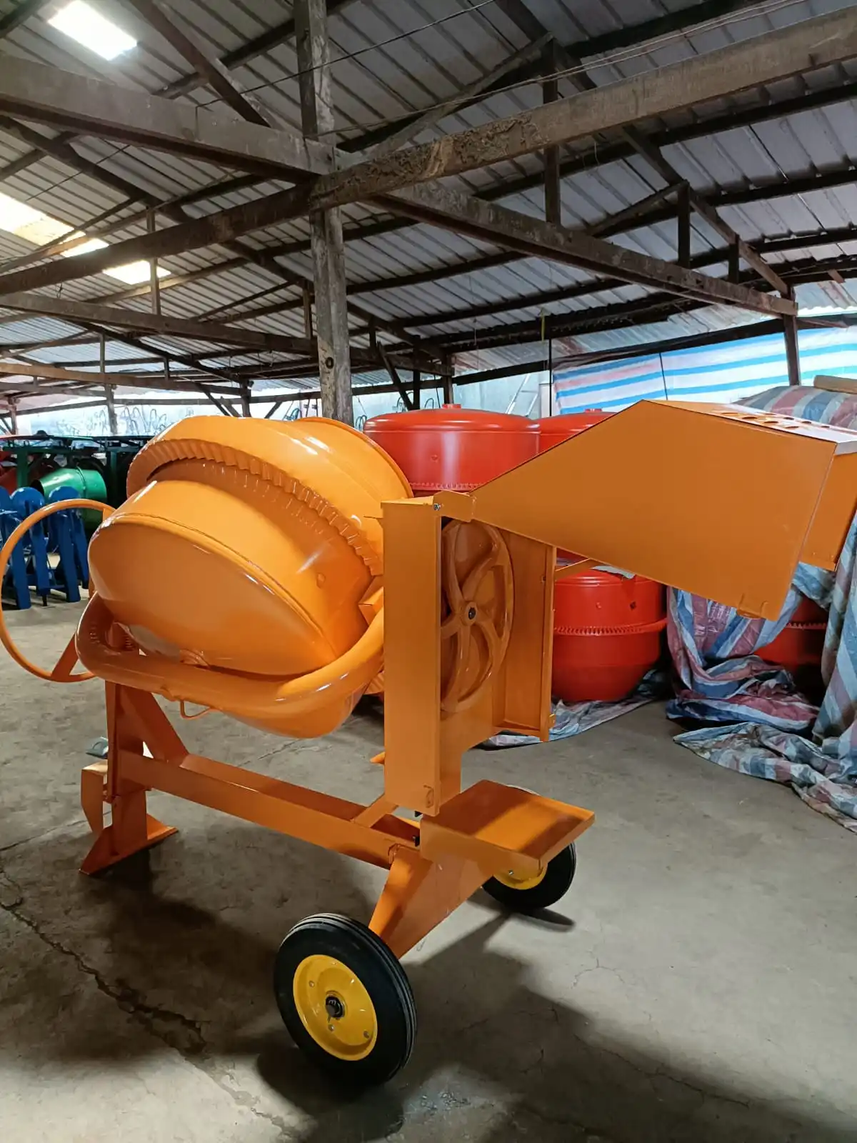 HOT SELLING High Quality Vietnam Mini Concrete Mixer Cement Mixer Concrete Mix Construction Machinery Meczladora De Concreto