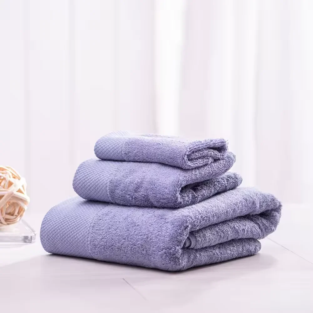 Top Quality Extra Large Super Soft Hotel Towel with Embroidered Logo for Luxury Hotels