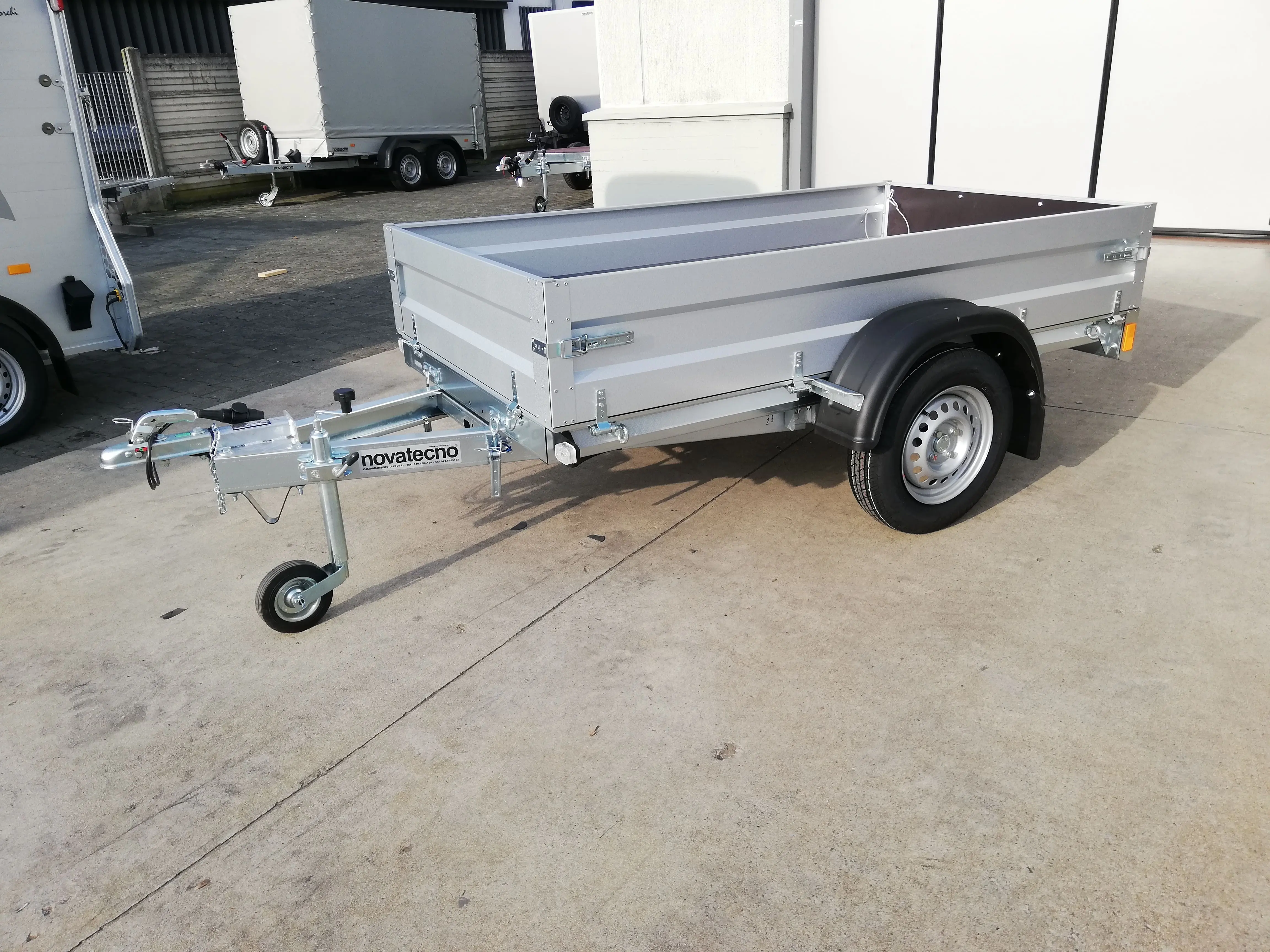 Italian quality trailer ideal for work modern and compact type of trailer 275/276 CARGO 220