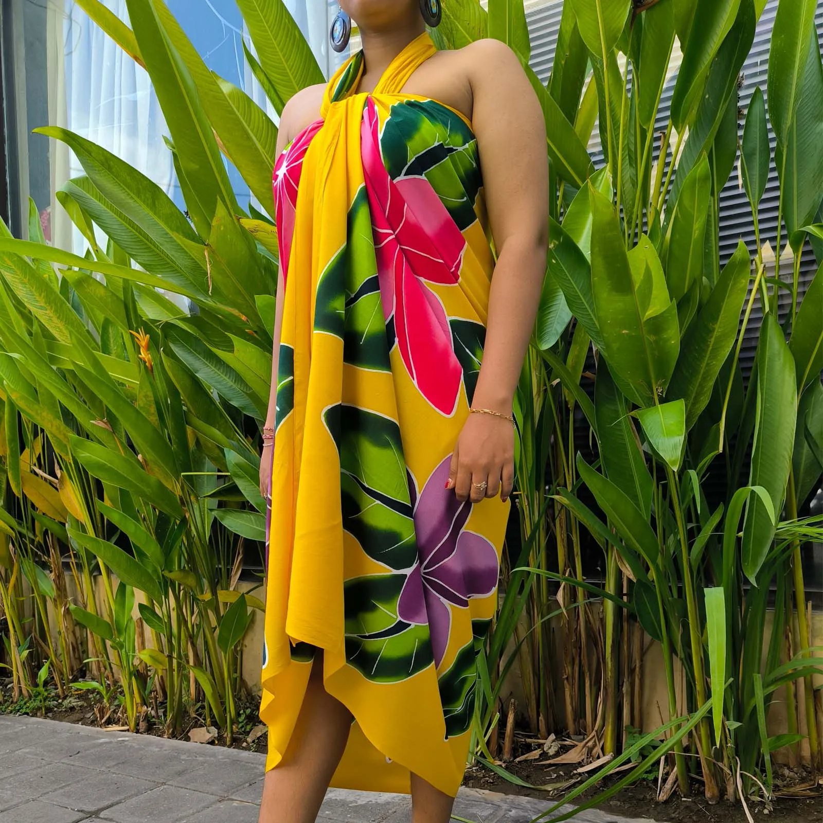 Wholesale New Fashion Custom Recycle Rayon Hand Painted Lady  Beach Pareo Sarong for Woman from Bali Indonesia