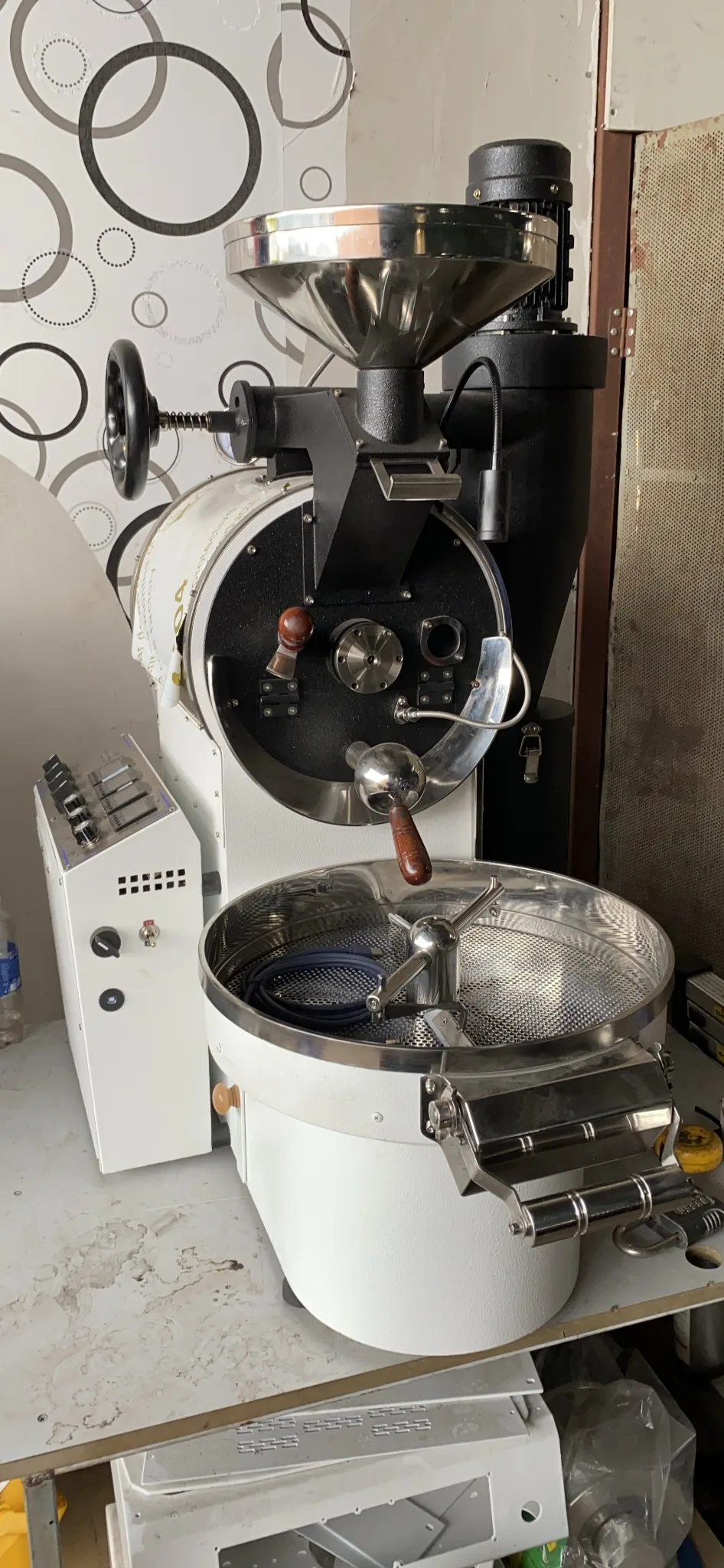 Gas and Electric Automatic Stainless Steel 5kg Hot Air Coffee Roaster with chaff collector Made in Viet Nam