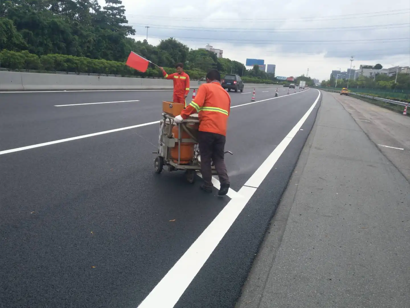 High thermoplastic reflective thermal road marking line paint for road line marking