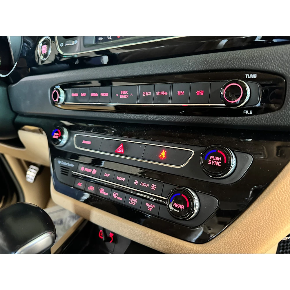 Hot Selling SUV 2018 KIA Carnival 9 STR Noblesse 2199cc Diesel used car good condition