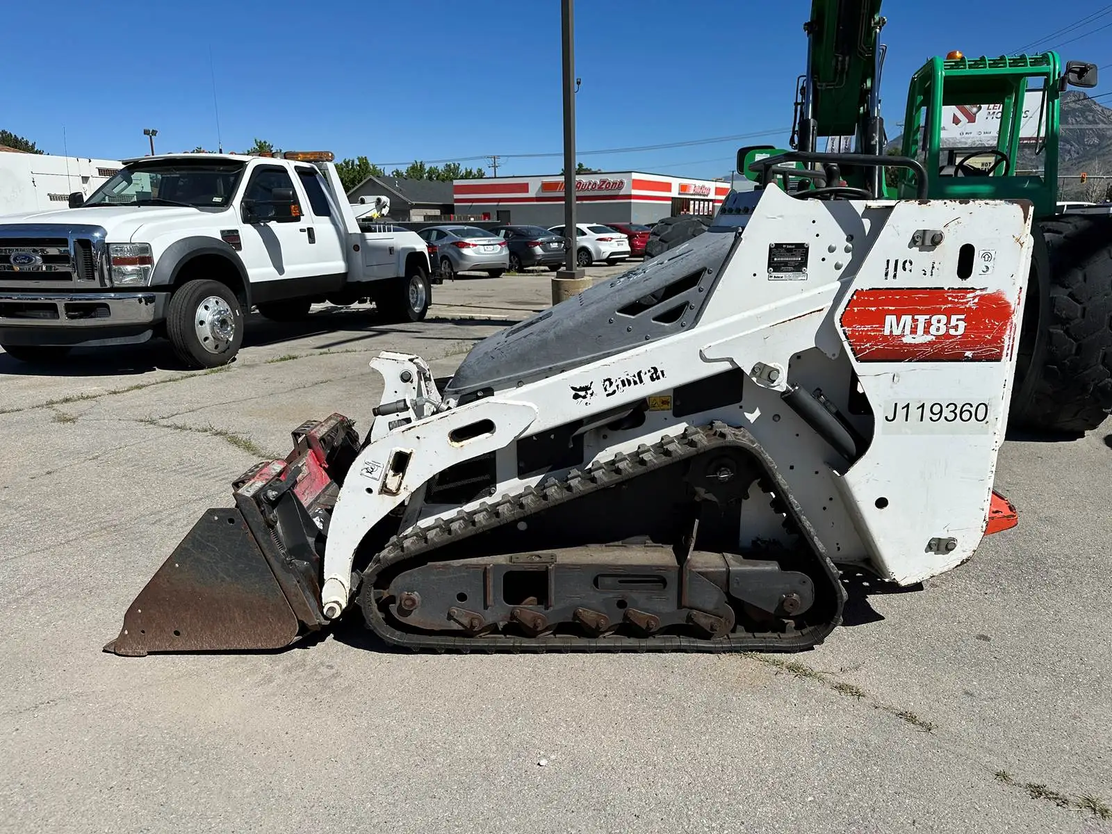 Skid Steer 2017 Bobcat MT85 Walk Behind Crawler Loader Auxiliary Hydraulics Skidsteer For Sale