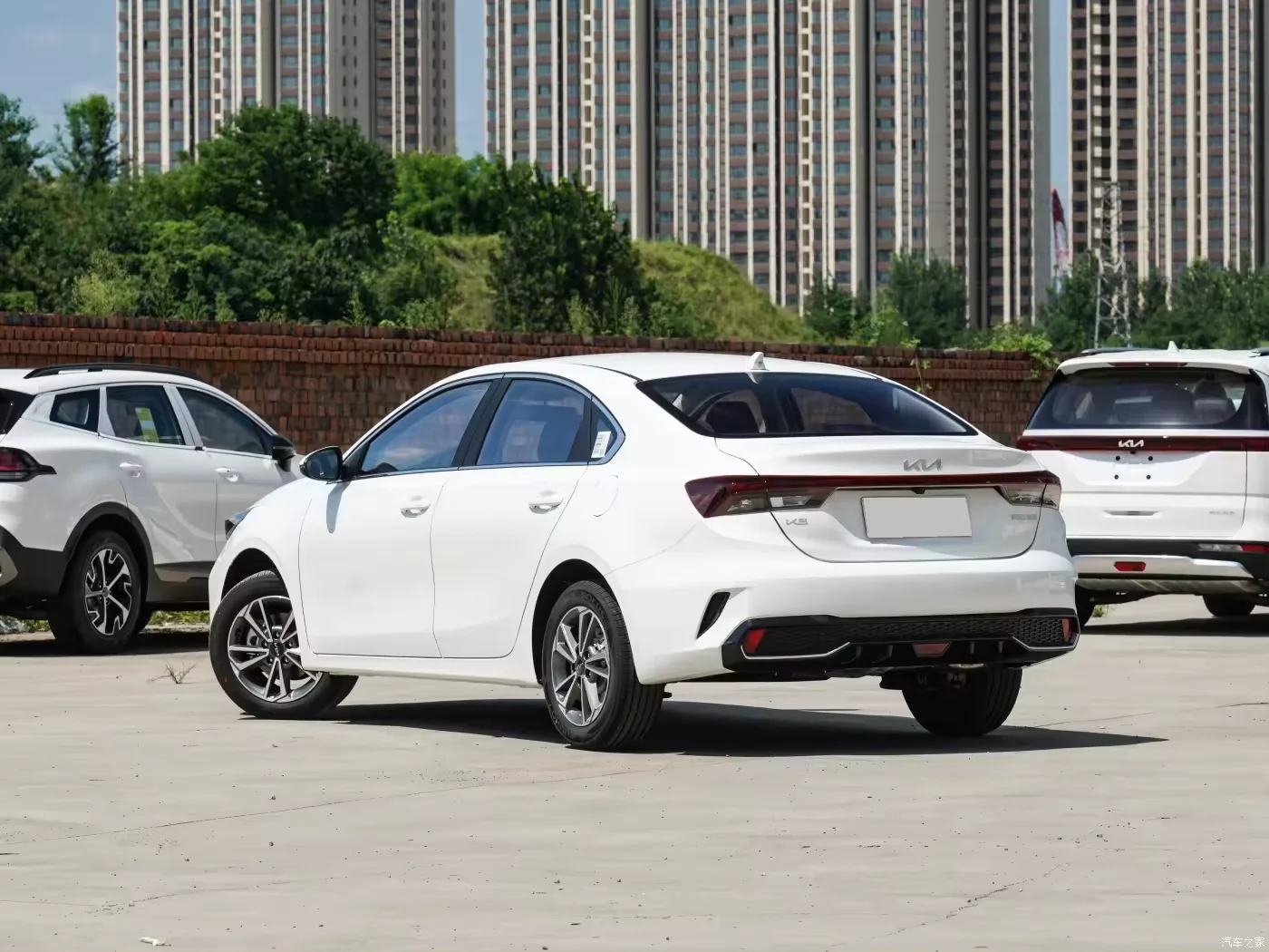 2023 Лидер продаж газовый автомобиль Kia K3 в наличии новый дешевый бензиновый седан левая рука высокая скорость для взрослых высокое качество