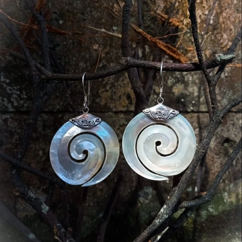 NY-ER133-Silver Earrings With MOP Tribal Art Shape Fashion Luxury Famous Designer Brands Jewelry High Quality