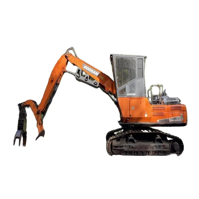 Exceptional Quality Doosan DX300 Log Loader Green Force Powerful Compliant For Forestry work