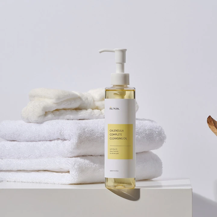 Korean Facial Cleanser iUNIK Calendula Complete Cleansing Oil 200ml Makeup Remover Gentle Blackhead Melting