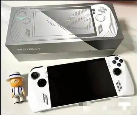 BRAND NEW AND BOXED ROG Ally (2023) RC71L Z1 Extreme APU FHD 1080P 7-inch touch screen video game