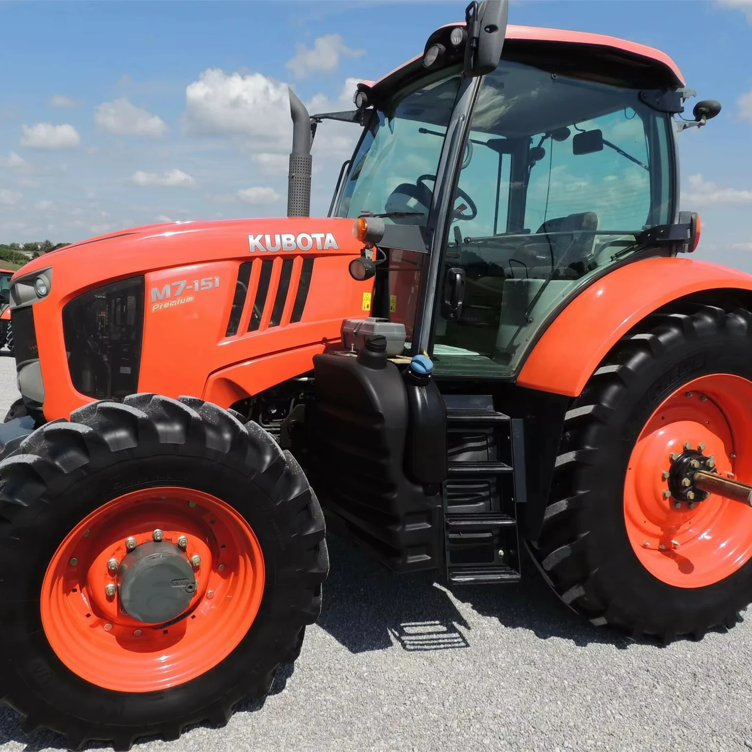 Kubota 148hp трактор для сельскохозяйственных работ/хорошее качество модель M7-151 трактора в наличии готов к отправке