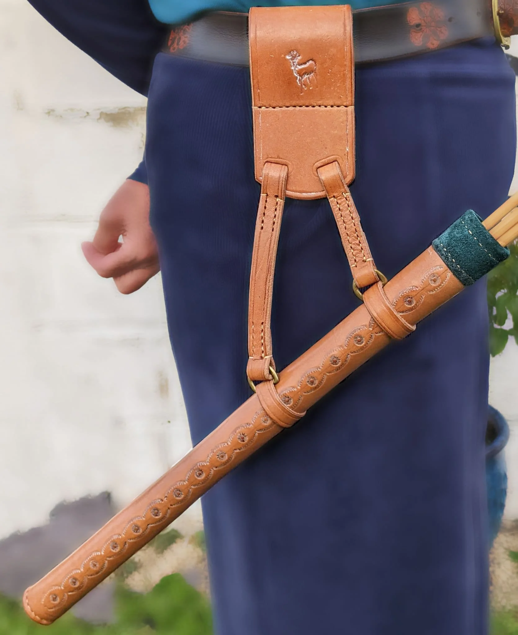 Trending Fashion Custom Logo Best Price Custom Made Genuine Leather Archery Back Arrow Quiver