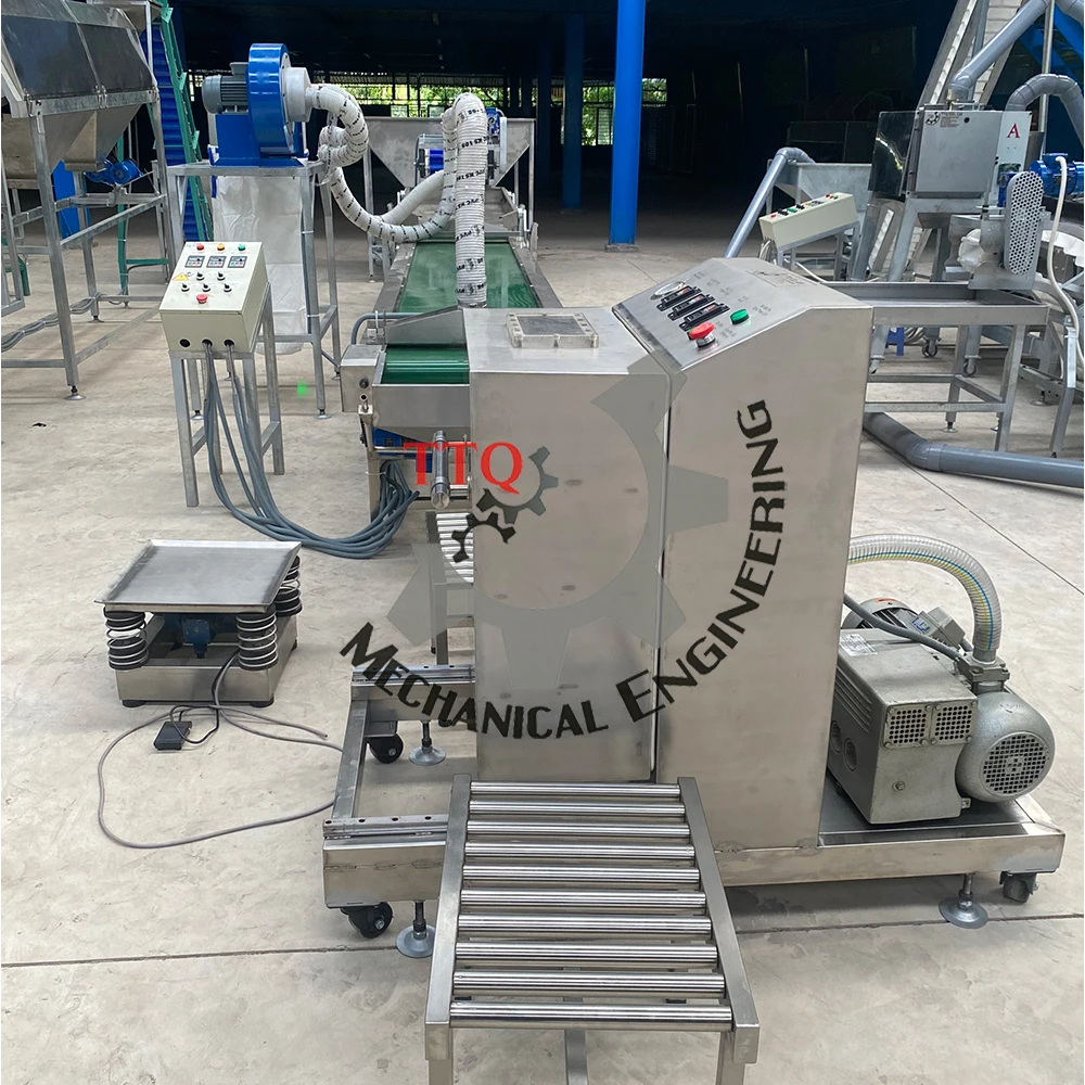 Vacuum Packing Machine Large Suction Chamber Can Suck Many Products At The Same Time Depending On Different Packaging Sizes