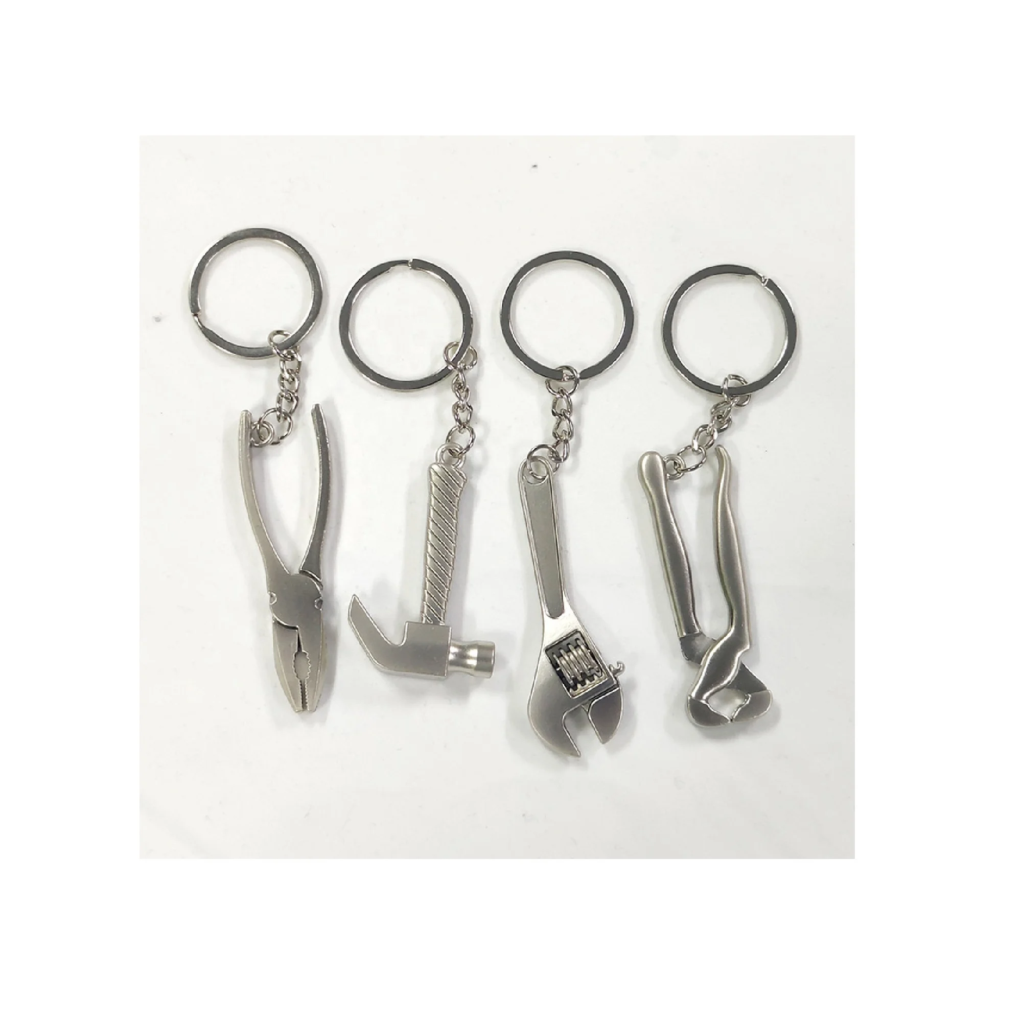 Брелок для ключей с металлическими плоскогубцами на заказ