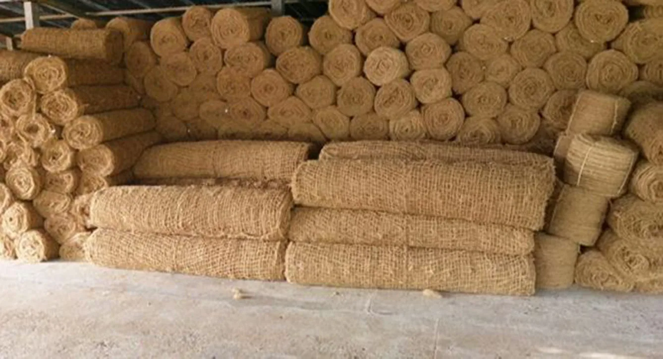 Export Oriented Wholesale Price Jute Soil Saver Erosion Control Net Roll 100% Natural Biodegradable Eco Friendly from Bangladesh