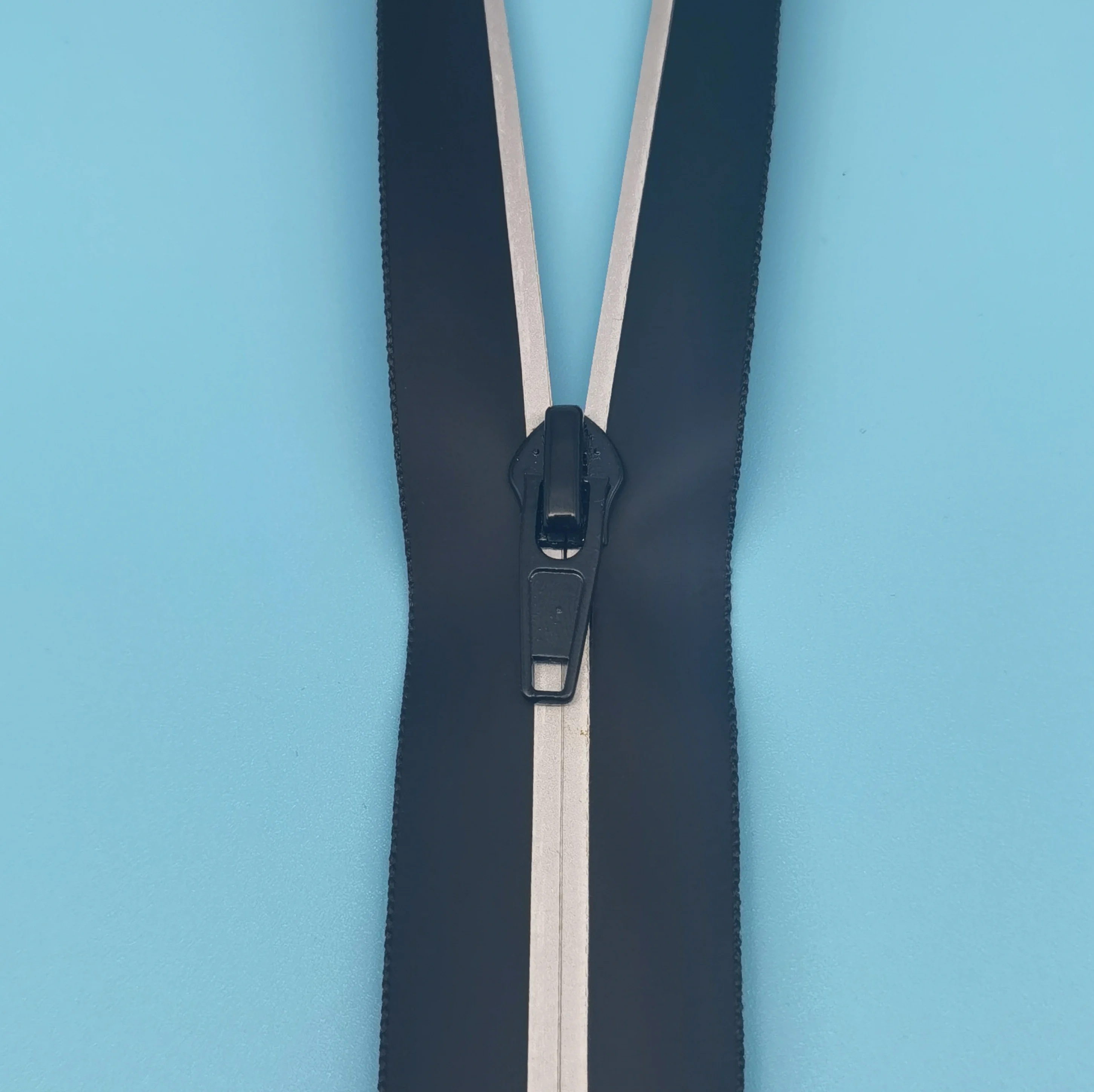 OEKO-TEX Black No.5 Waterproof Zipper Auto Lock Slider Matte Coated  Tape 50 60 70 80 90cm