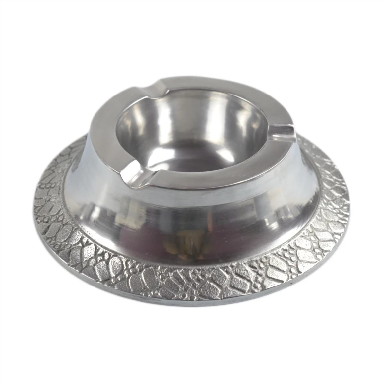 Brilliant Design Round Shape Metal Ashtray Traditional Design Handmade Wholesale Ashtray Customized Size Metal Ashtray