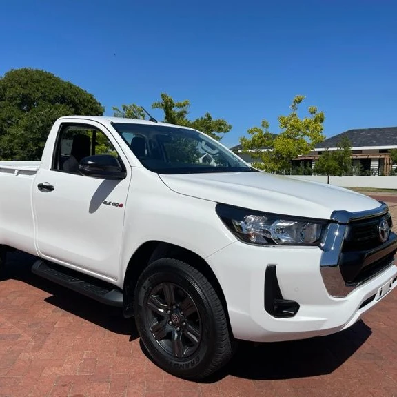 Используется 2022 Toyota Hilux 2,4 GD6 Raider с одной кабиной 6 пикап доступен с правым рулем. Левый ручной привод