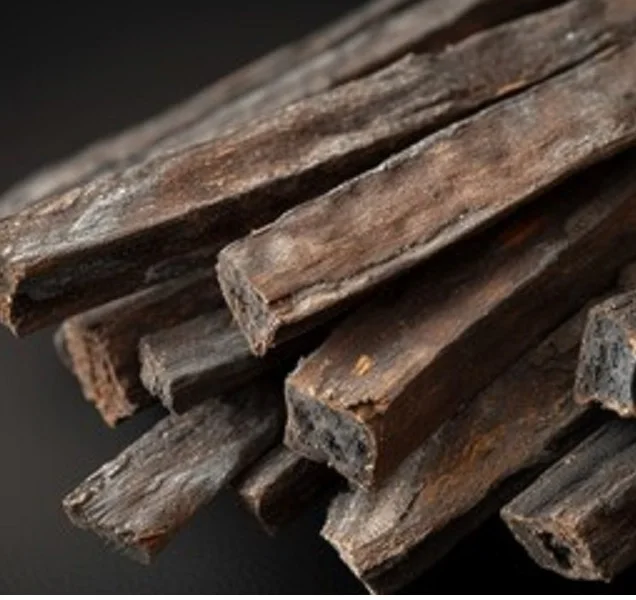 Эфирное масло Oudh по низкой цене из Индии | Экспортер и поставщик натурального эфирного масла