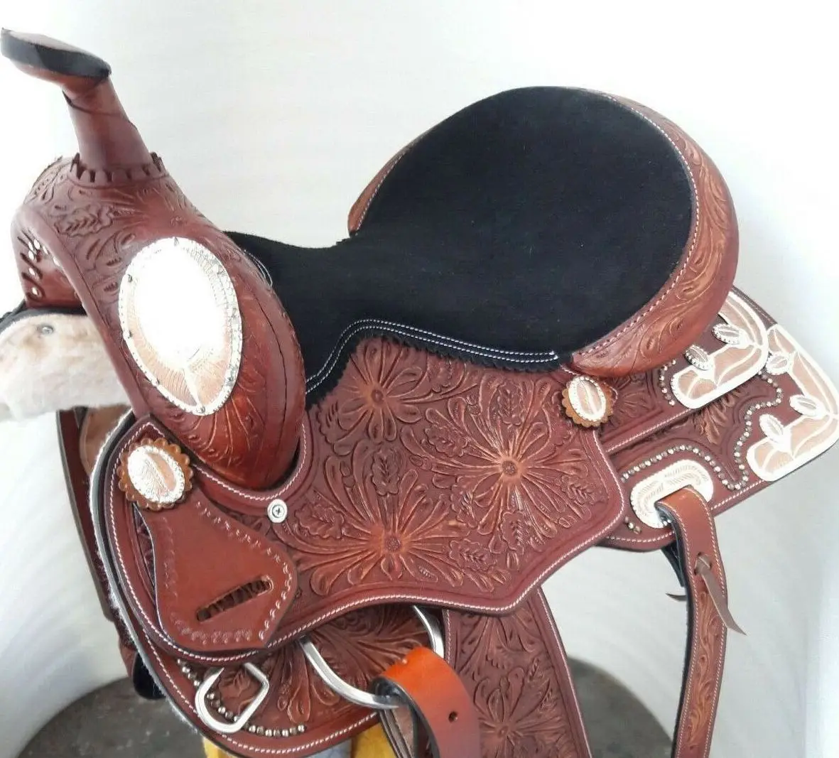 Top Sale Premium Quality Horse Western Saddle Customised Saddle With Soft Seat Leather Saddle For Horse Riding At Best Price