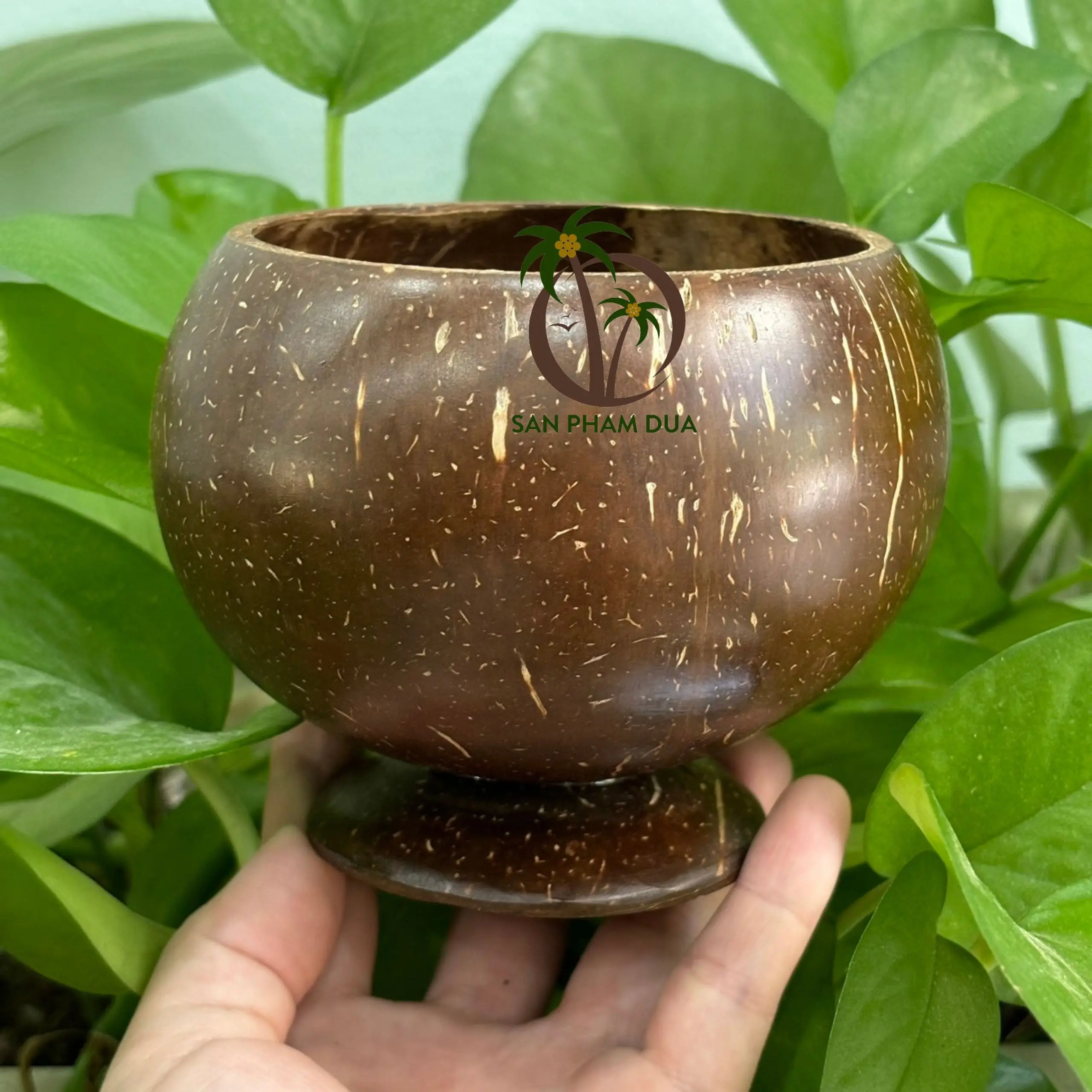 COCONUT ICE CREAM CUP/ COCONUT SHELL CUP FOR DRINKING TEA CUSTOMIZED LOGO SUPPLIER IN VIETNAM COCONUT CUPS/ COFFEE CUP