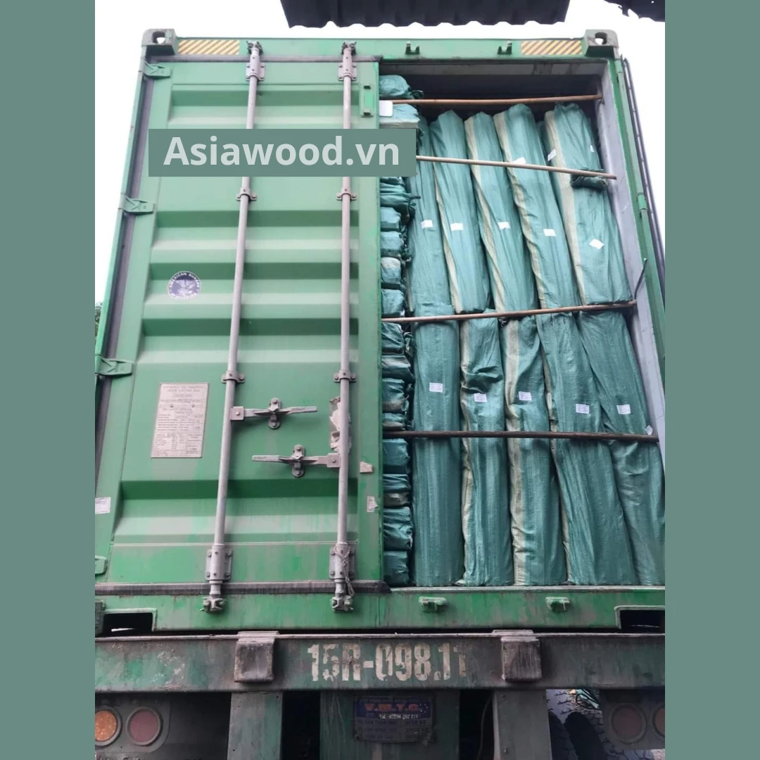 Wholesale 100% Wood Eucalyptus Mop Stick Natural Indoor Cleaning Broom with PVC Cover and Dustpan for Home Use