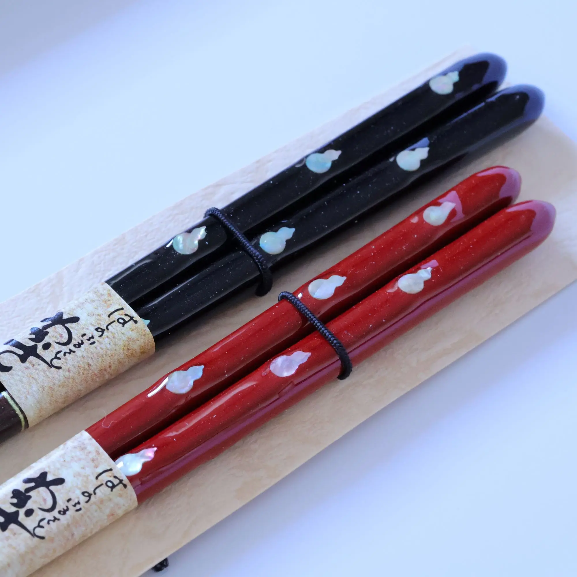 Wakasa Traditional Japanese Lacquer Chopsticks Eco-Friendly Flatware Reusable Natural Bamboo with Glass Paper Material Weddings