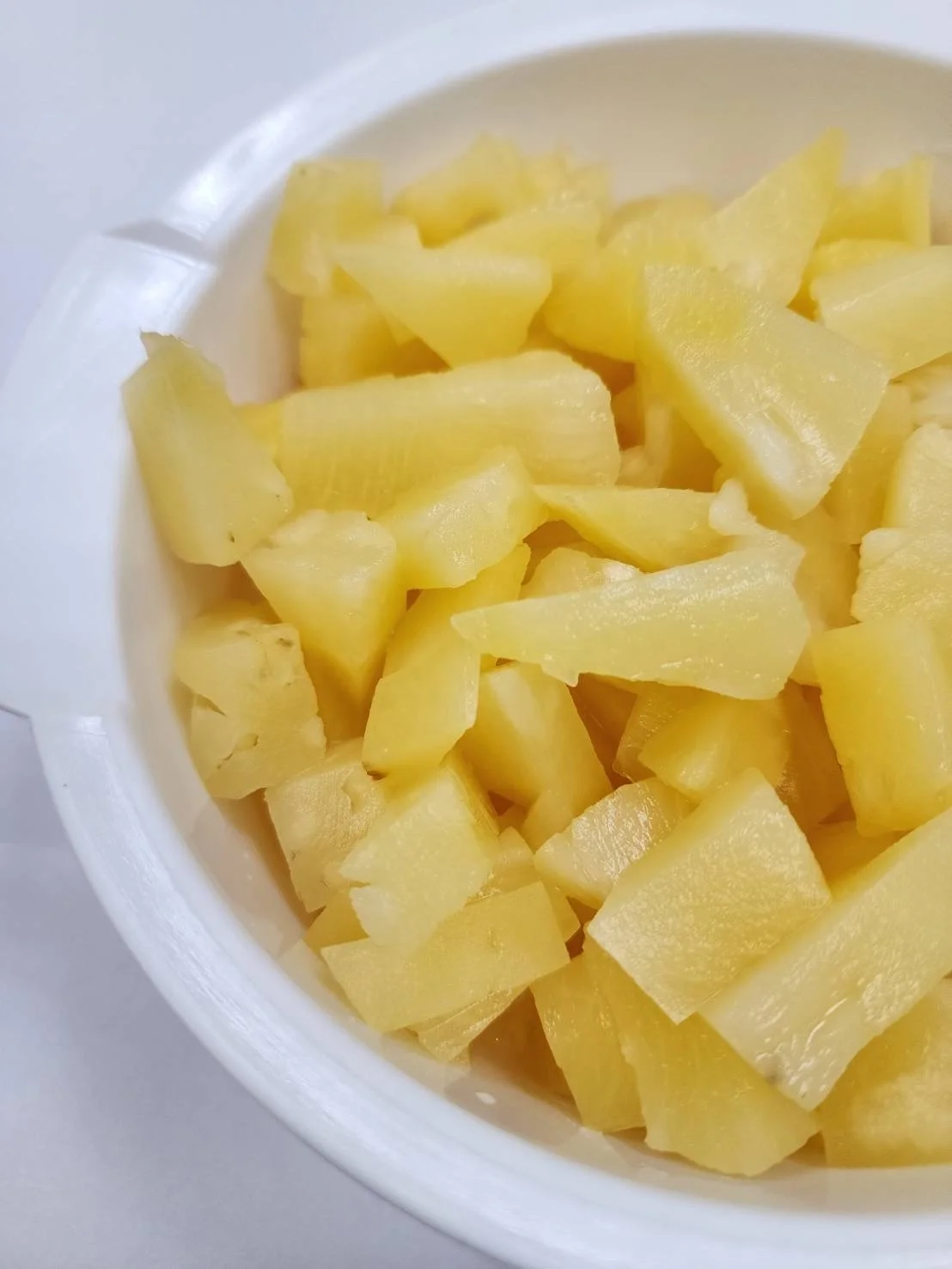 Консервированные КУСОЧКИ АНАНАСА A10 3 кг в легком сиропе (ручная резка) из Таиланда, ананас хорошего качества, надежный ананас