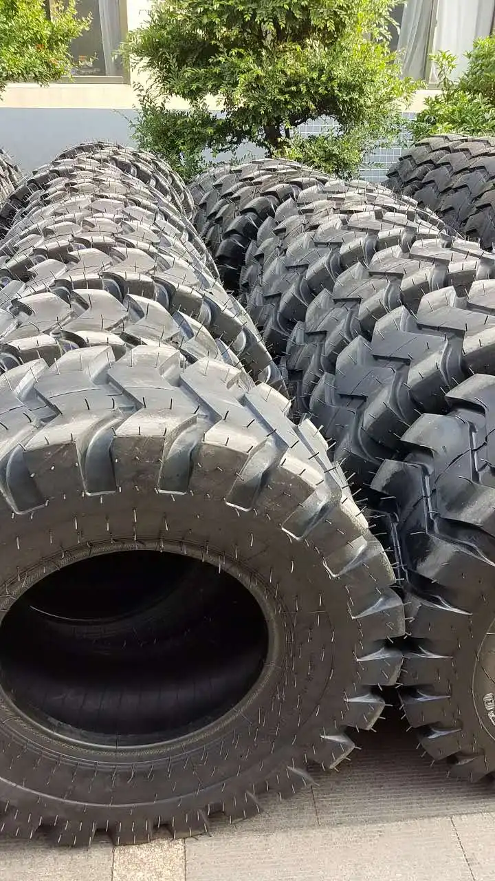 Welcome to choose and buy twheel loader tire  Engineering tires loader tire 19.5-24  imported from china