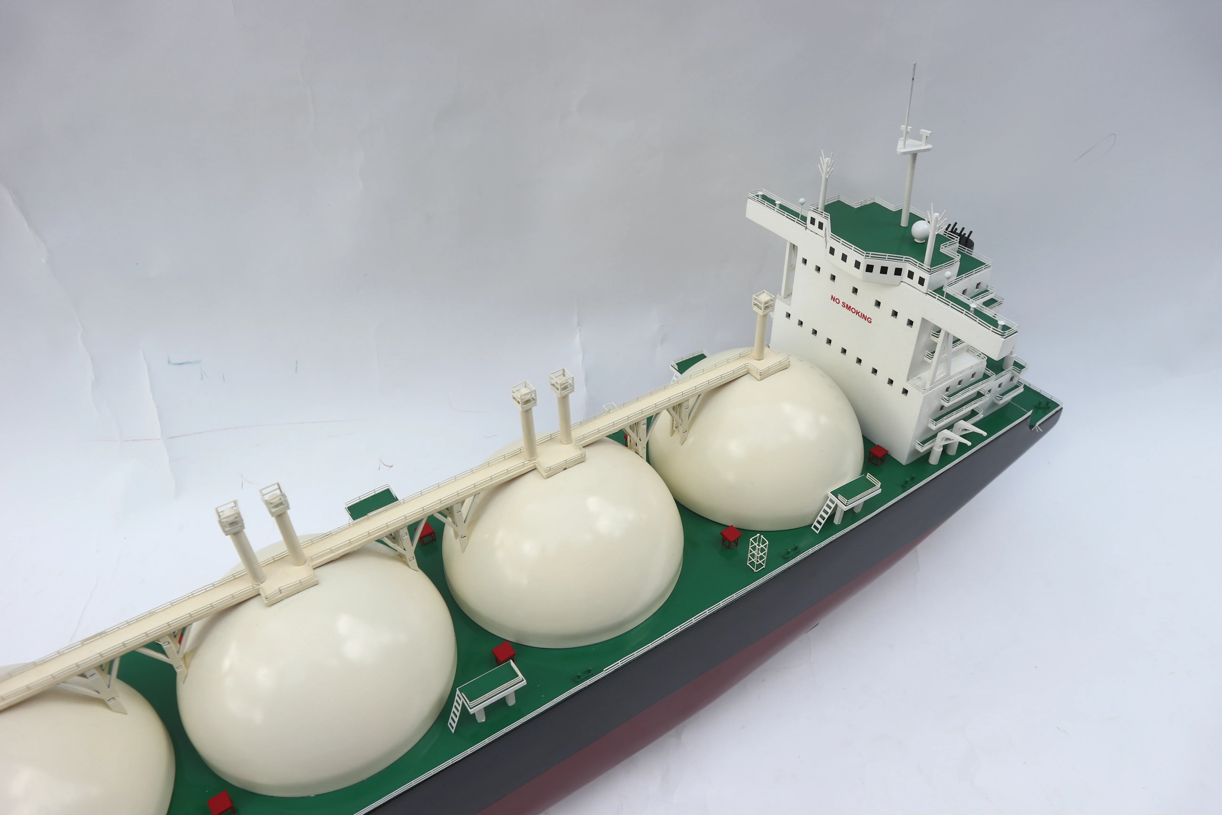 GAS TANKER (LNG CARRIER) - WOODEN COMMERCIAL SHIP  MODEL HIGH QUALITY PRODUCT MADE IN VIETNAM