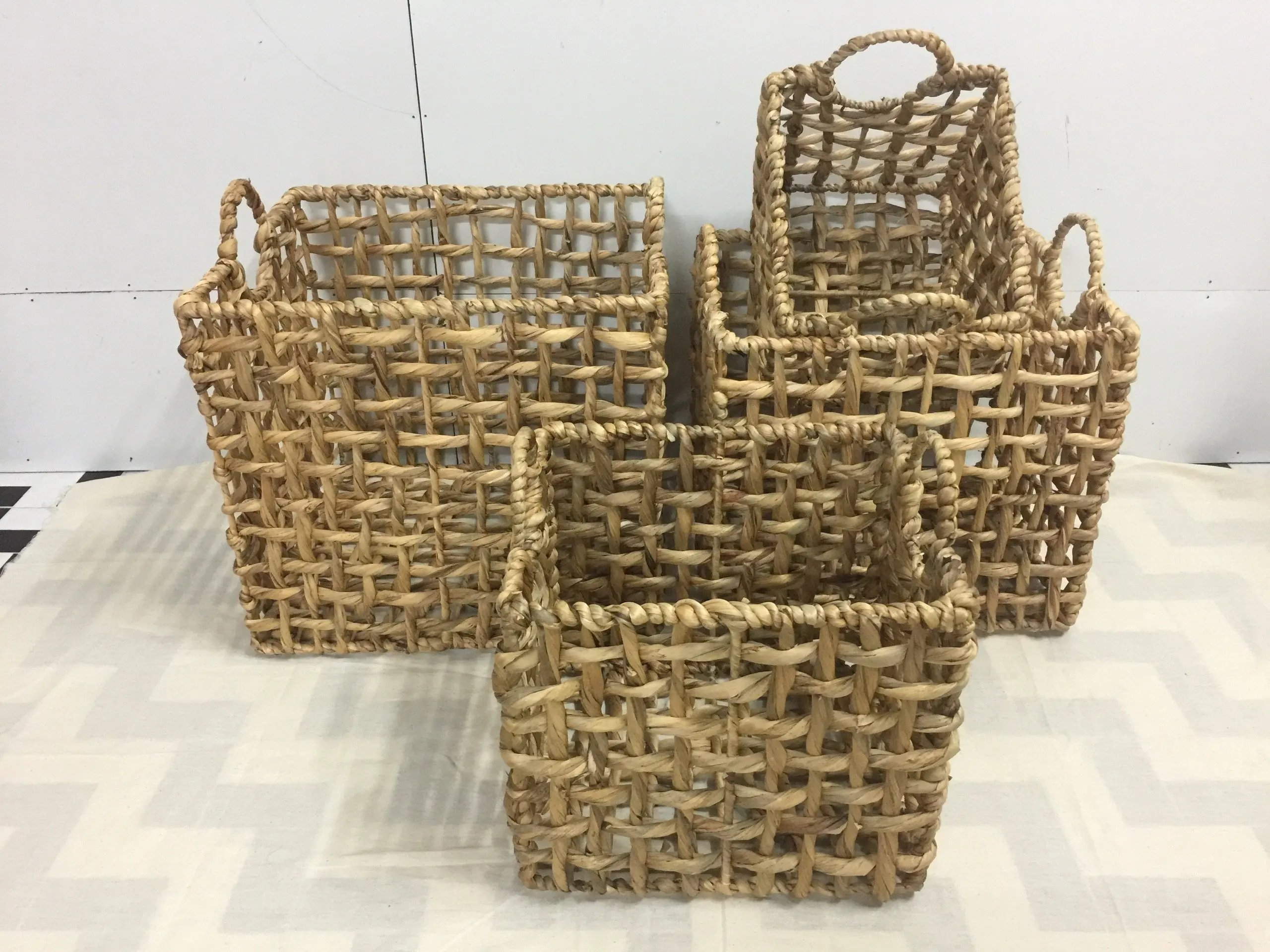 Water Hyacinth Basket with Handles Natural Handwoven Loose Knitted Basket from Water Hyacinth - SISU brand /SWB 02300