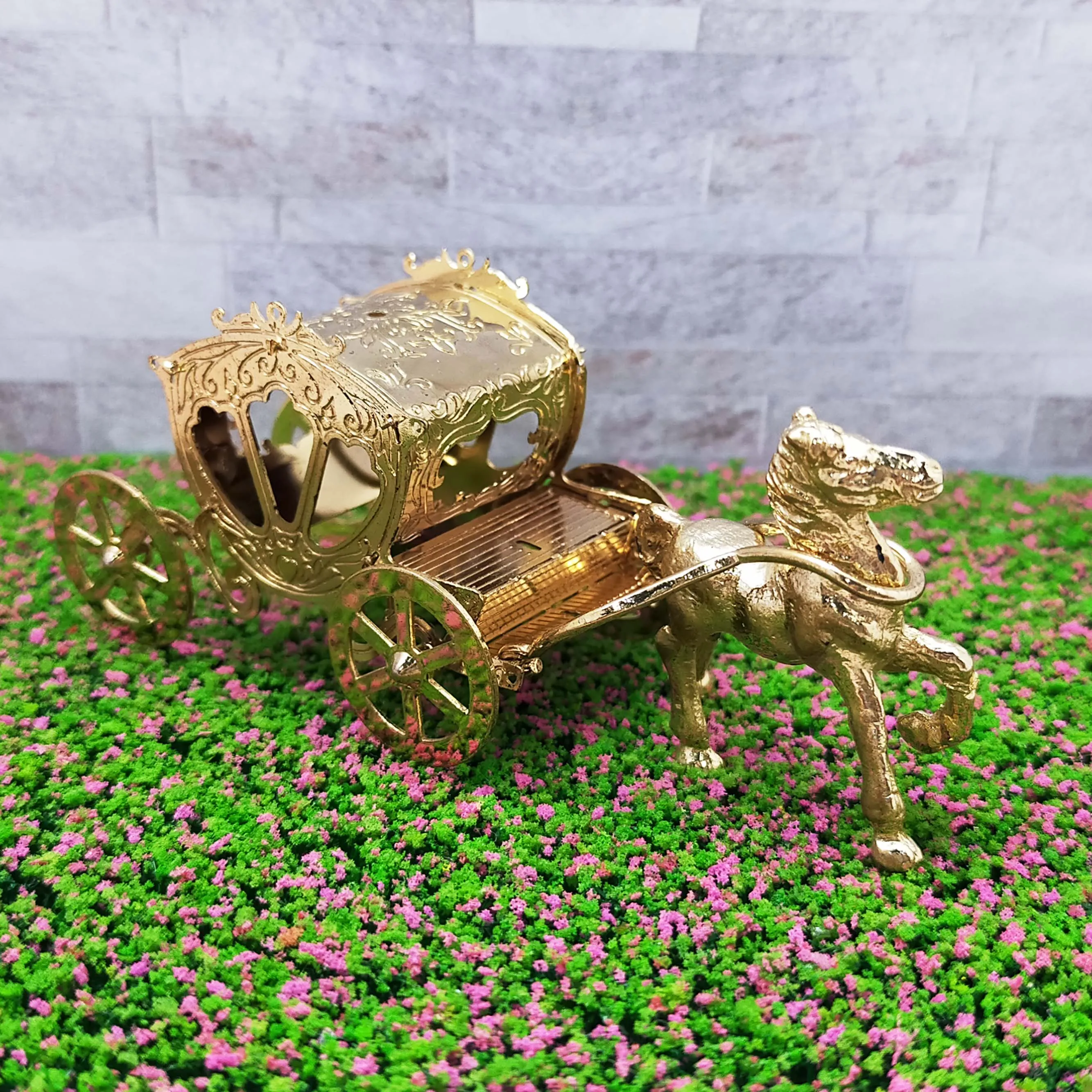 Miniature Doll House 1:12 Golden Fancy Carriage & Ricksha