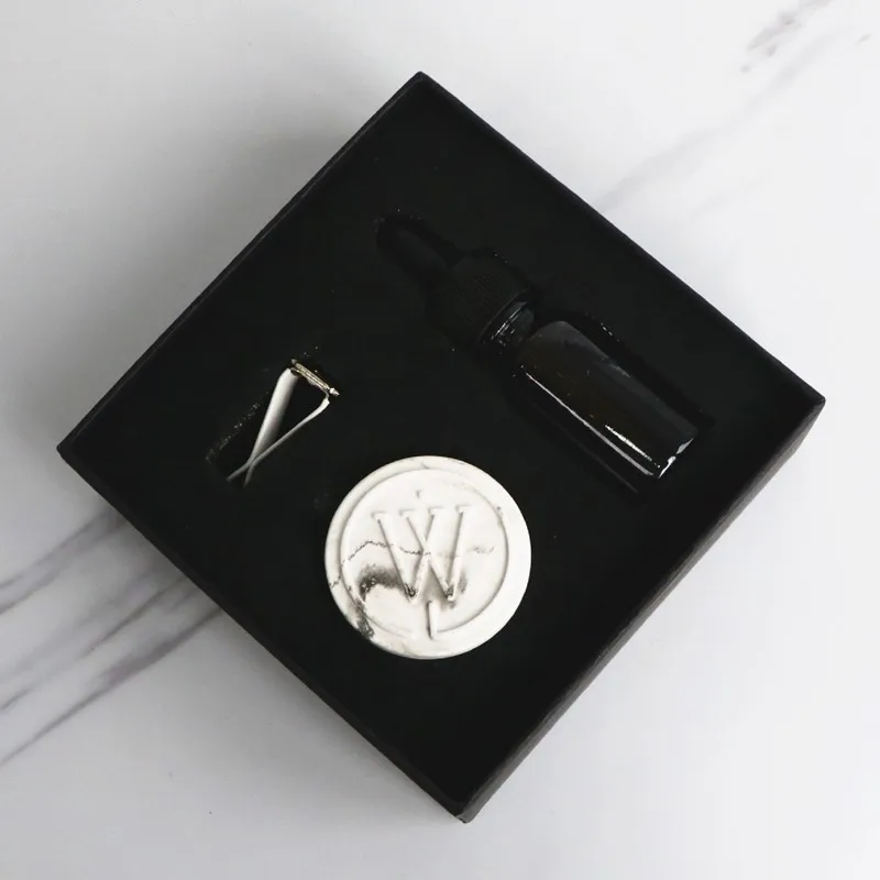 FinRu Stocked Wholesale Scented Ceramic Aromatherapy Essential Oil Diffuser Home Car Vent Clip Decoration Air Freshener