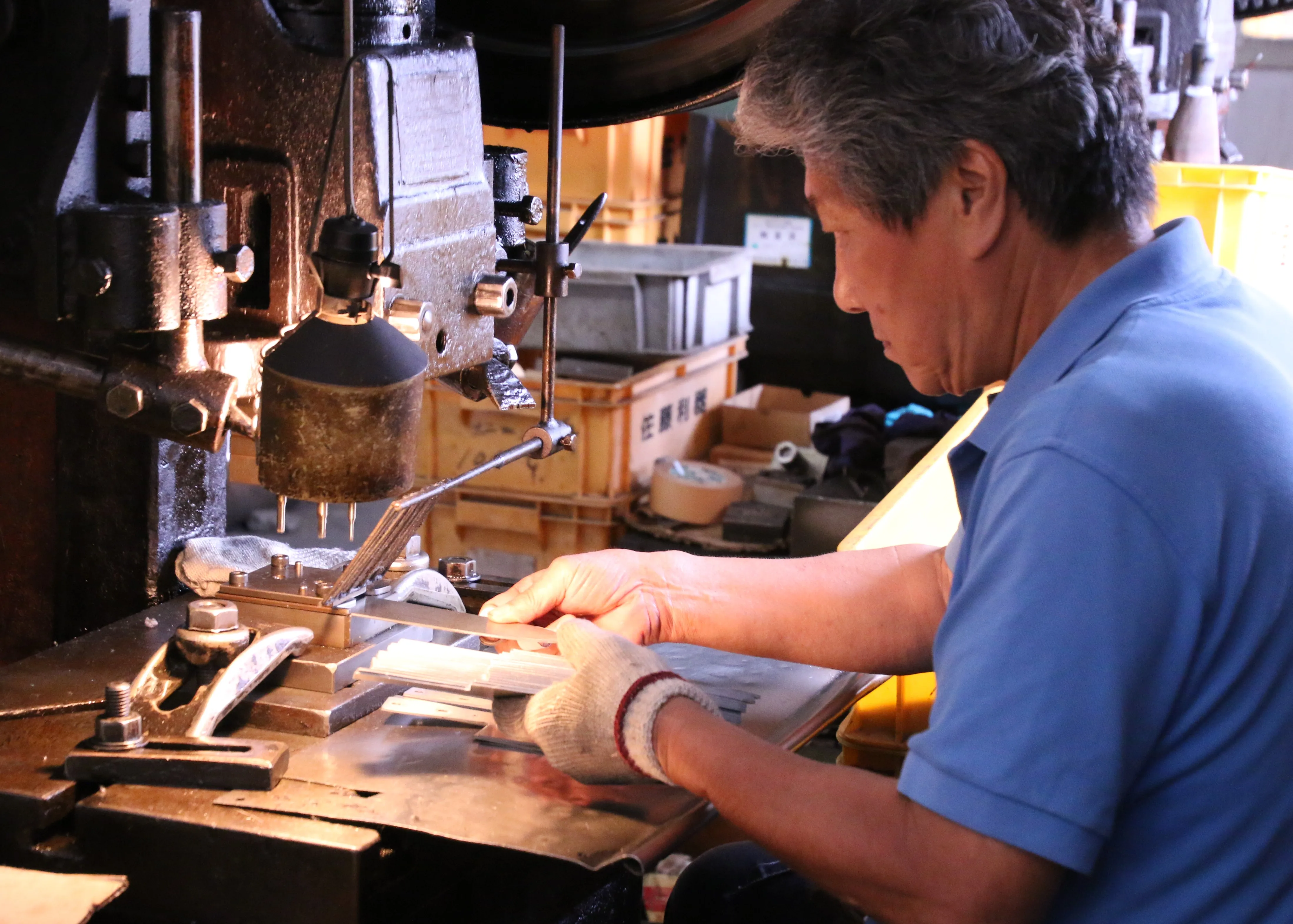 Molybdenum stainless steel hammer forged high quality and affordable knives made in Seki Japan Logo customization possible