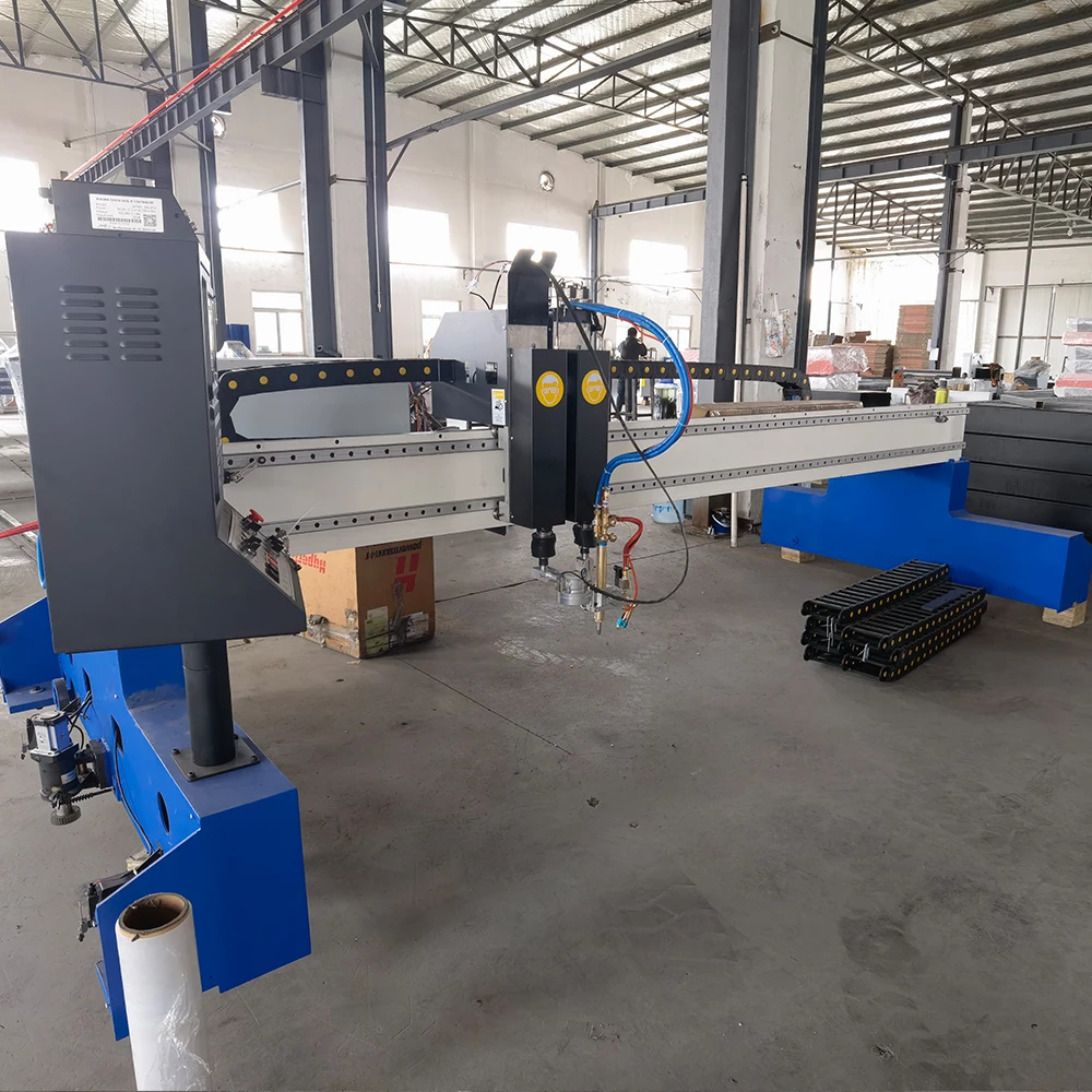 Gantry plasma cutting machine plasma and flame cutting servo 750W motor reducer 10 inch large screen control system
