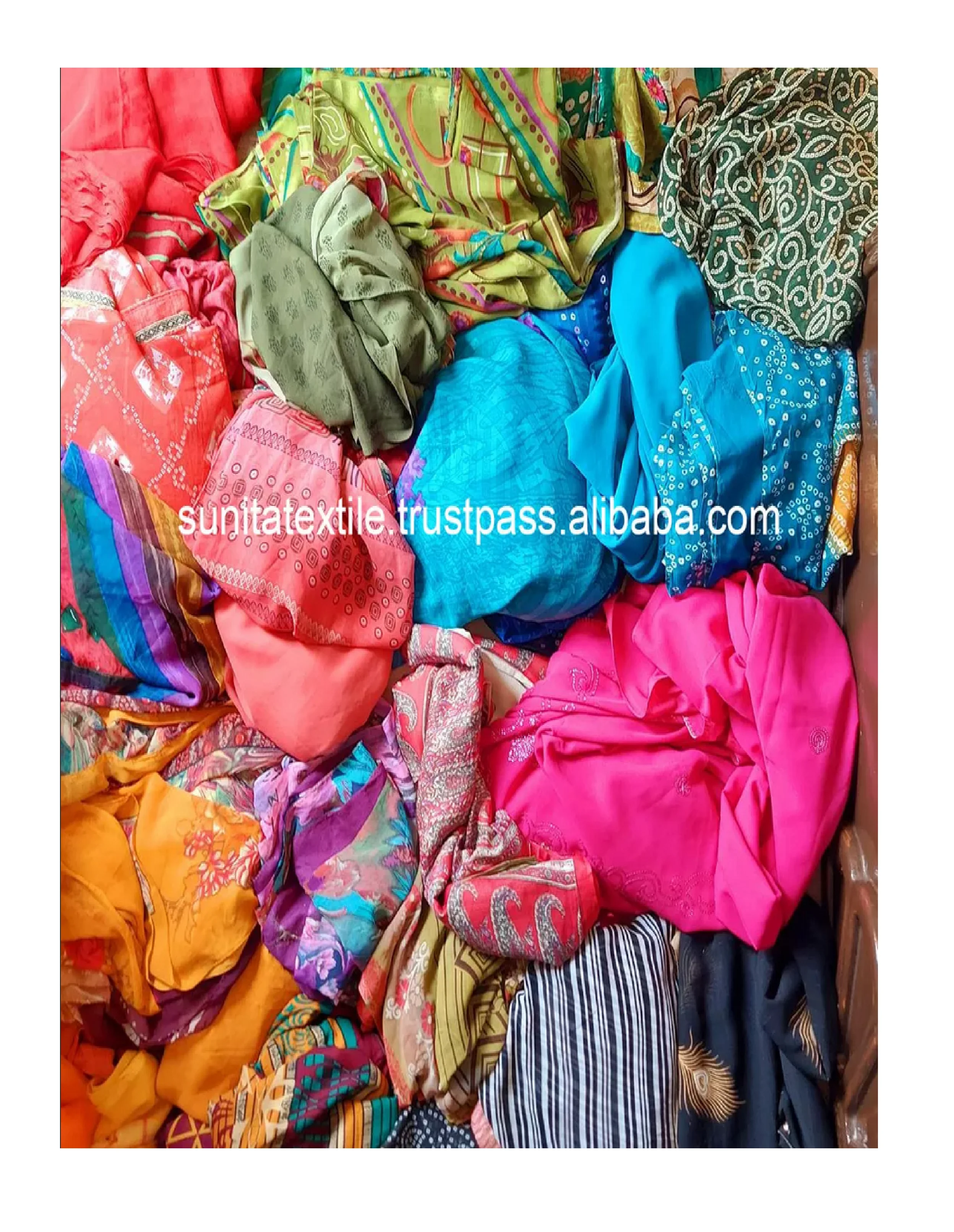 Indian Vintage Traditional 5 Yard Crepe Silk Pajamas Nightwear Sleepwear Long Dress Craft Recycled Used Crepe Silk Sari Material