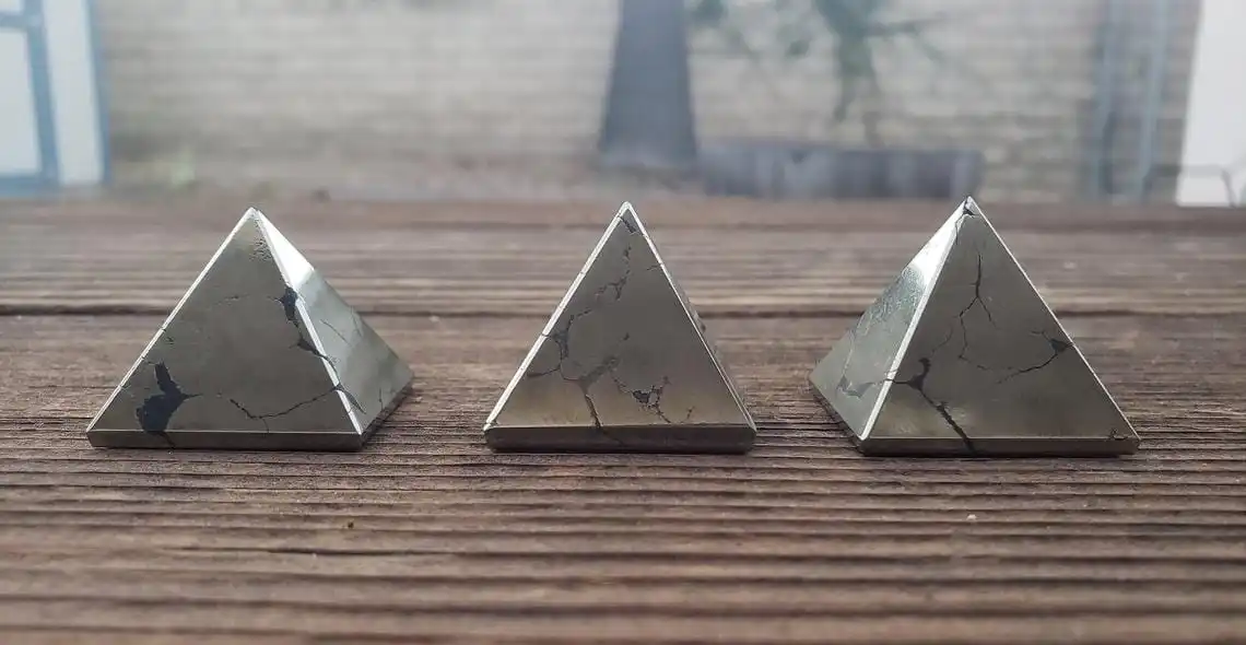 wholesale natural Pyrite stone pyramid wholesale reiki healing crystal energy generator pyrite gemstone pyramid for sale