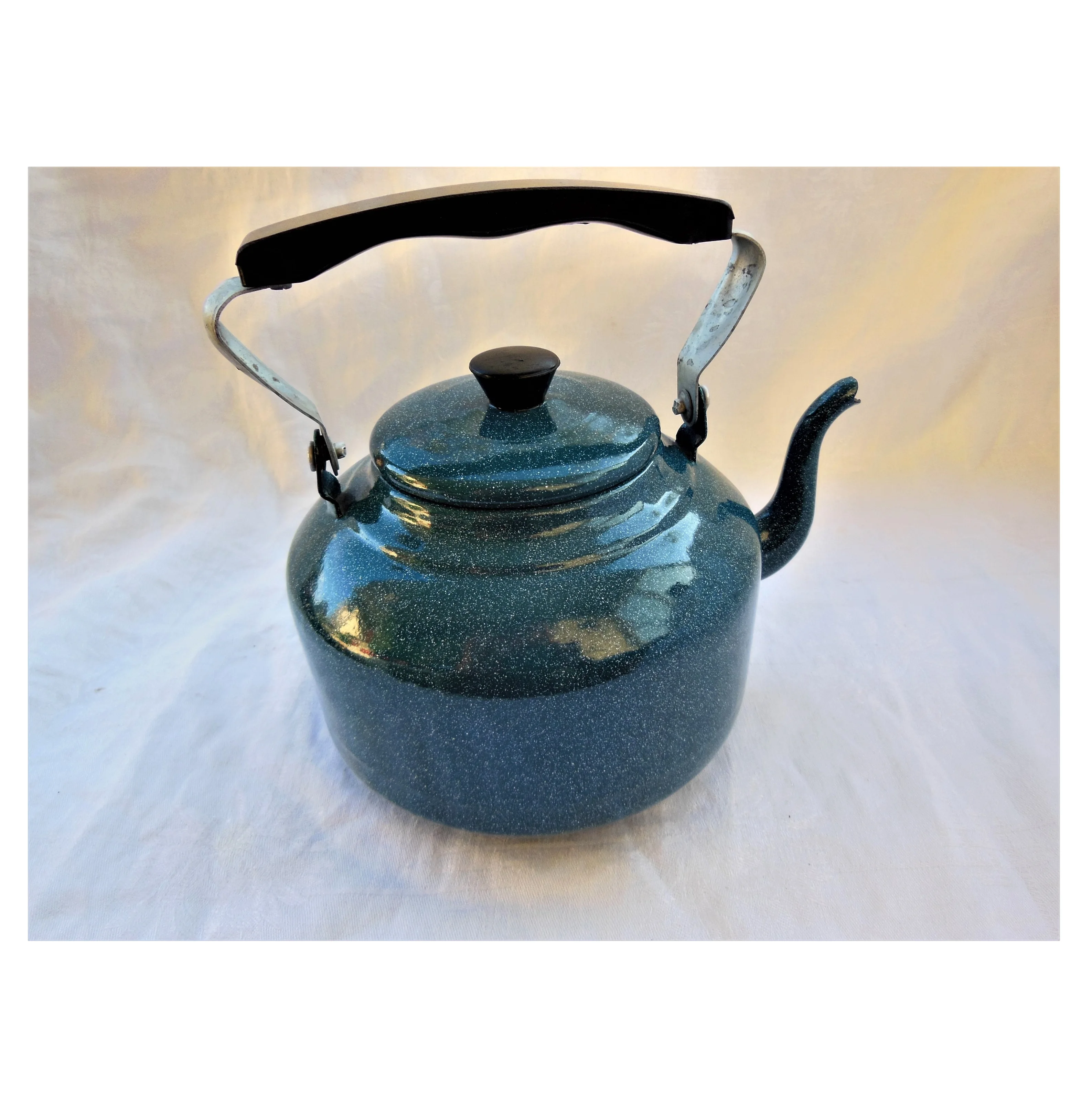 Vintage Enameled Teapot in Metal with Charming Blue Finished Perfect for Home Decor and Brewing Tea or Coffee