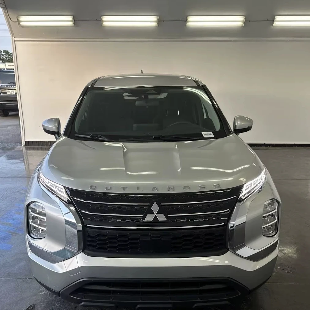 Подержанный 2023 Mitsubishi Outlander ES