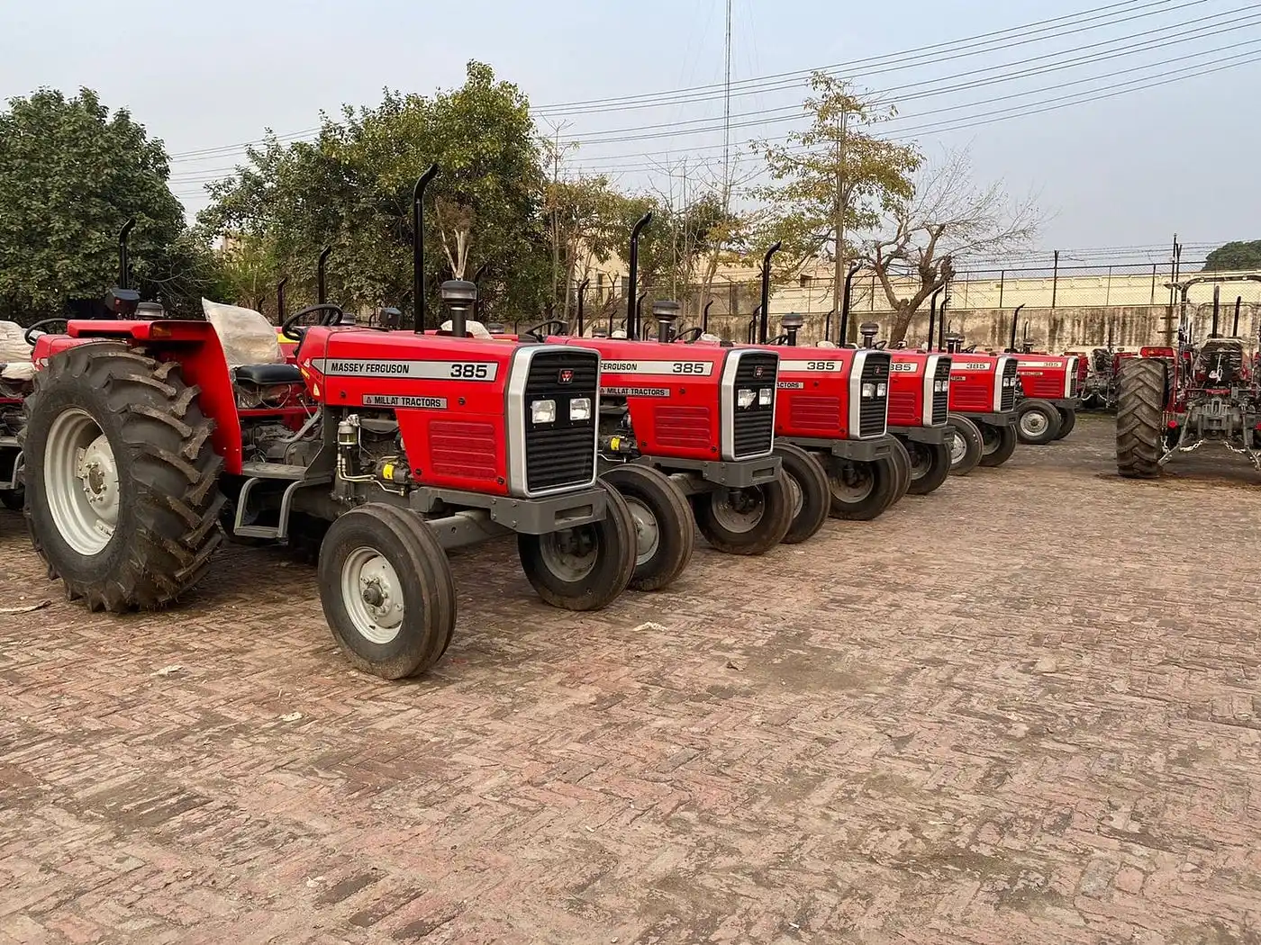 Используемые дешевые тракторы Massey Forguson 385390290291165135 сельскохозяйственная машина сельскохозяйственный трактор Номинальная мощность (л.с.) 100 л.с.