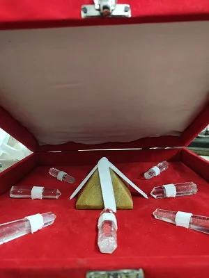 New healing crystal box with one pyramid and seven pencils of clear quartz with red box for wholesale now available