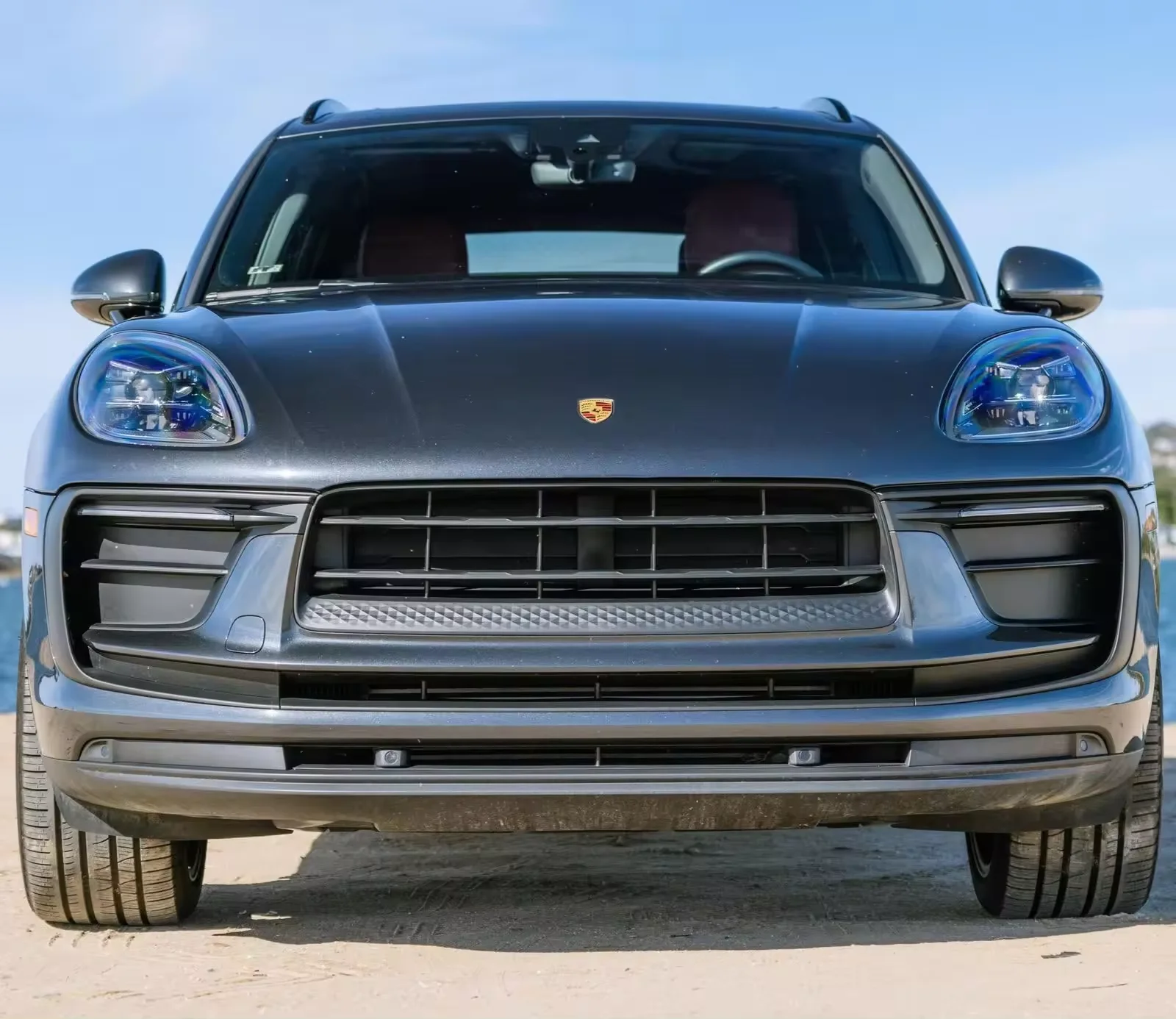 Neatly used 2022 Por-sche Macan Premium Package Plus SUV for sale