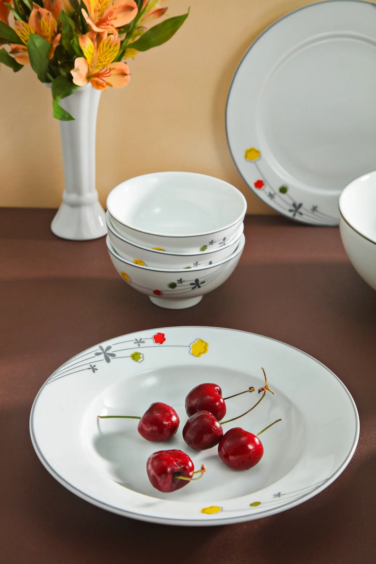 OEM7'Good quality and good price ceramic plate with golden pattern  Restaurant Porcelain Soup Plate for home wholesale Viet Nam