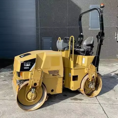 Cheap Road Roller Caterpillar CB 24  Diesel Engine Double Drum Used Road Roller